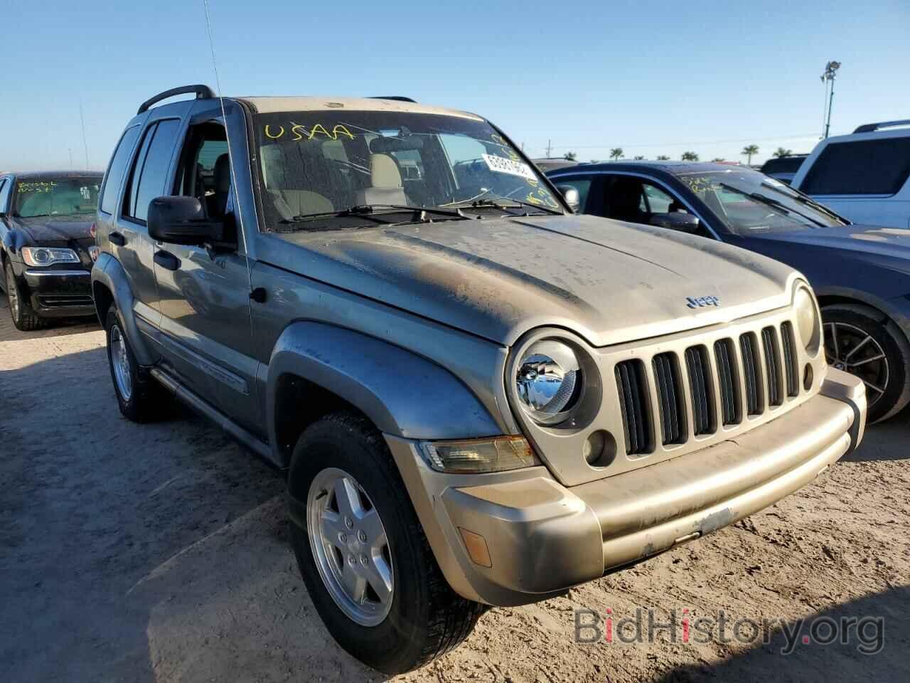 Фотография 1J4GK48K16W131749 - JEEP LIBERTY 2006