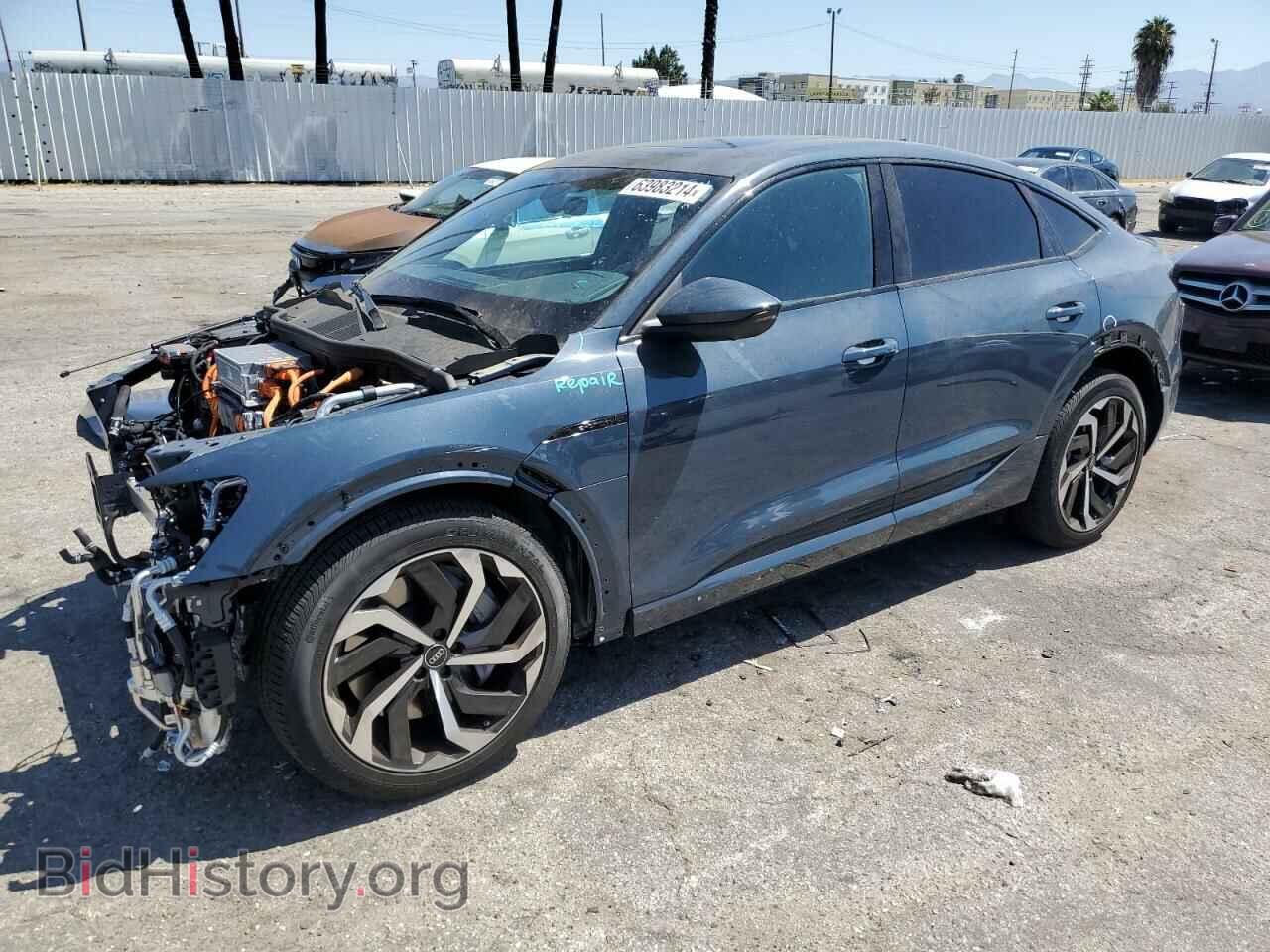 Фотография WA1CAAGE8RB036144 - AUDI Q8 E-TRON 2024