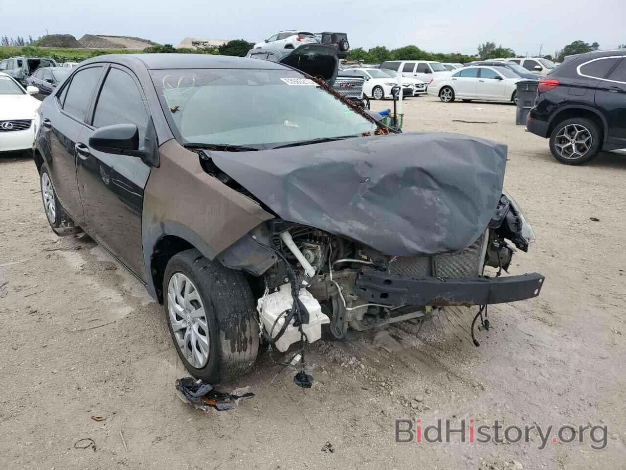 Photo 5YFBURHE7JP803249 - TOYOTA COROLLA 2018