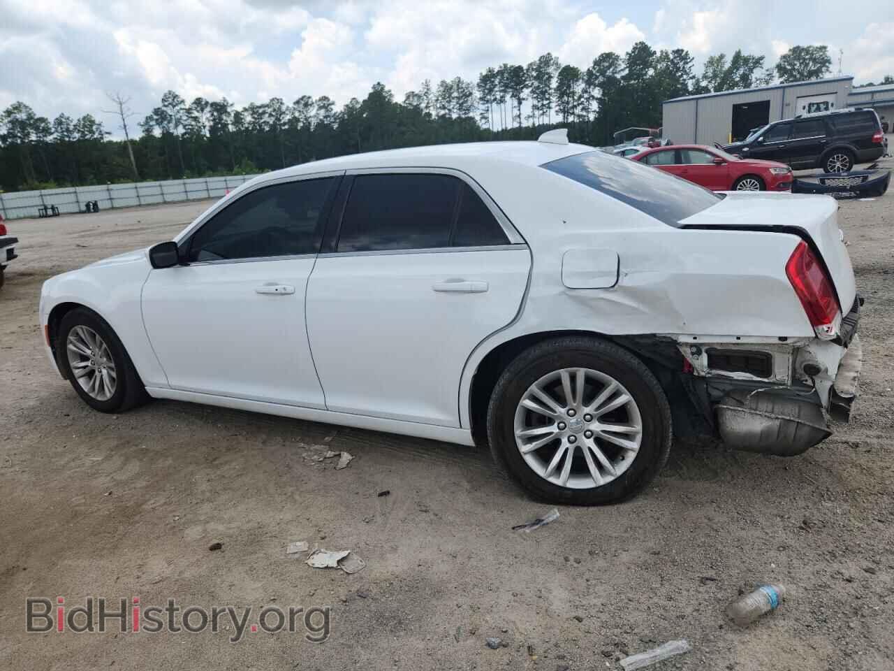 2017 CHRYSLER 300 - VIN: 2C3CCAAG1HH540166 - Фото 2