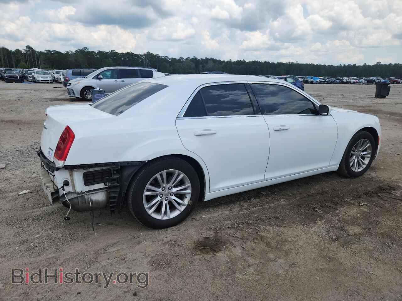 2017 CHRYSLER 300 - VIN: 2C3CCAAG1HH540166 - Фото 3