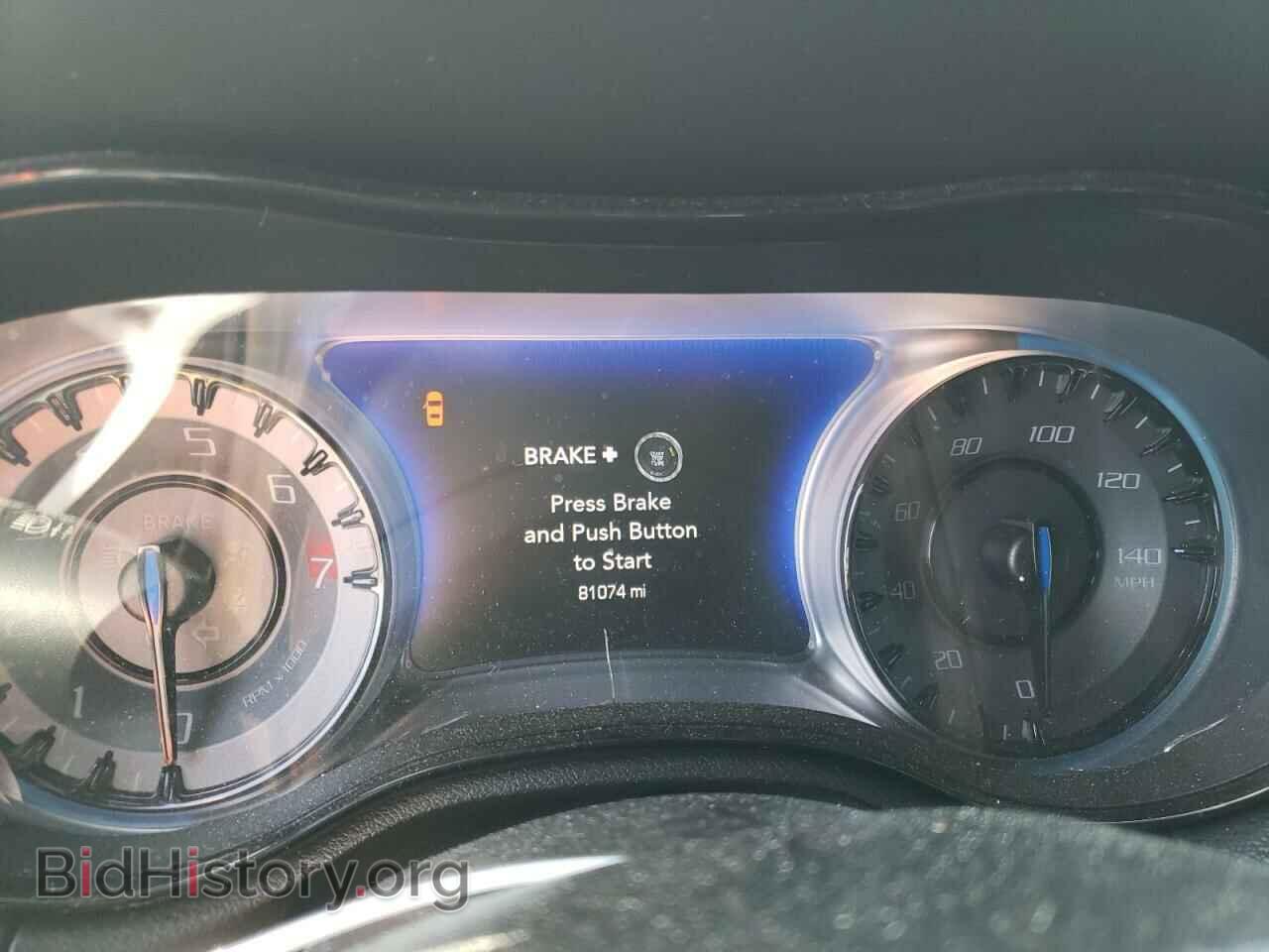 2019 CHRYSLER 300 - VIN: 2C3CCABG1KH628799 - Фото 9