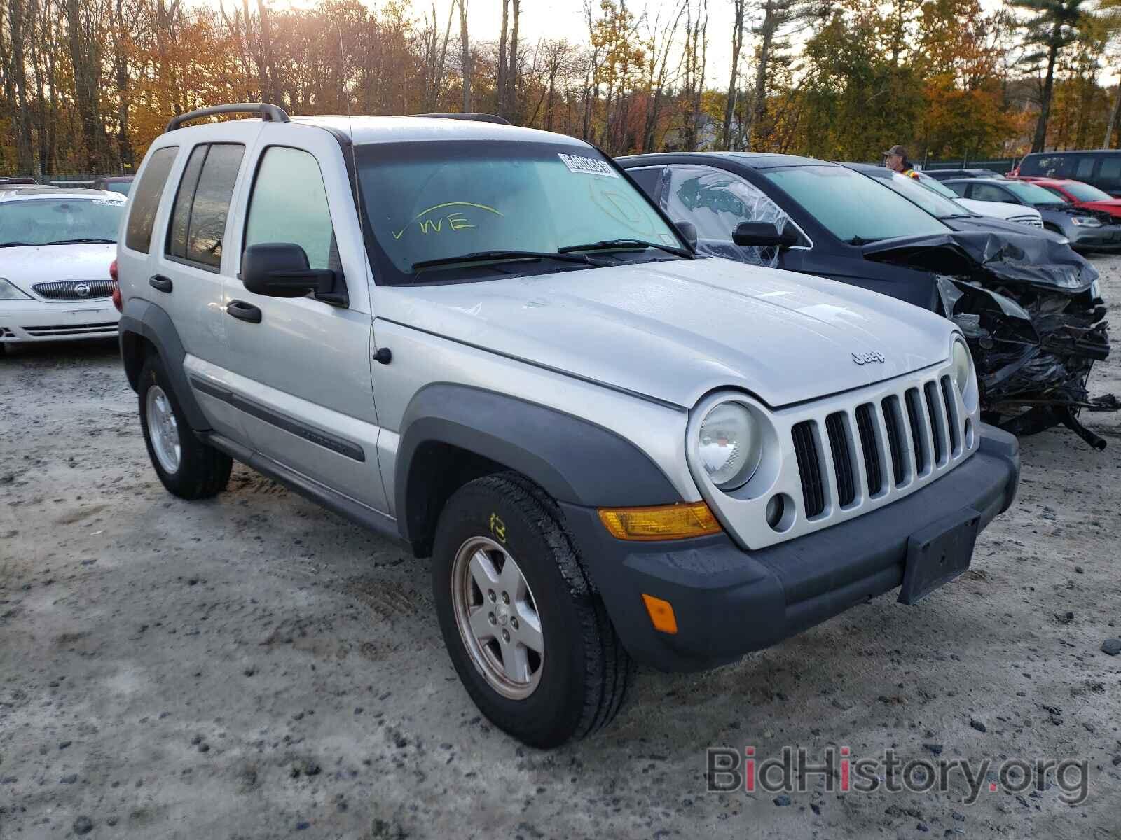 Photo 1J4GL48K57W519419 - JEEP LIBERTY 2007