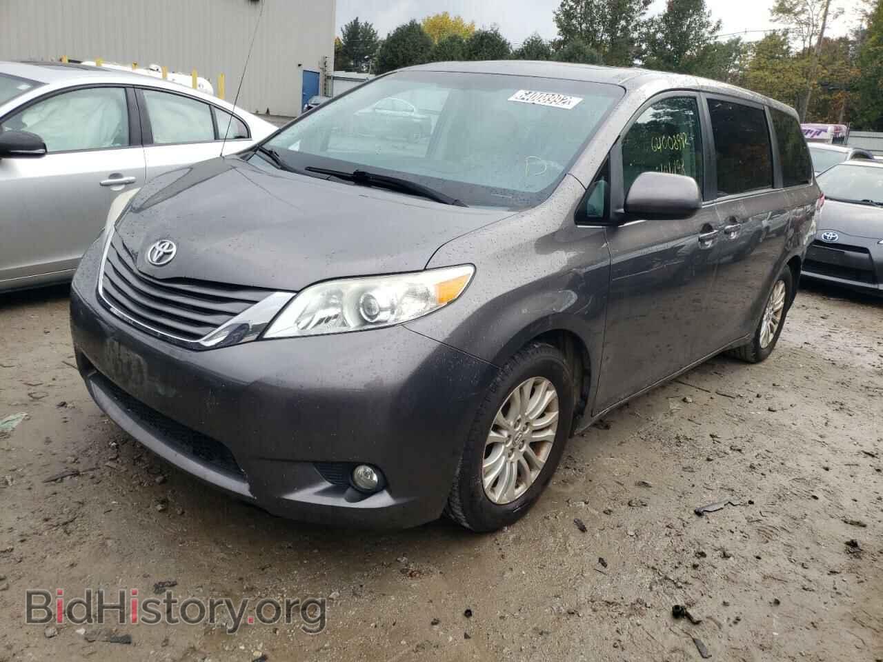 2013 TOYOTA SIENNA - VIN: 5TDYK3DC8DS337862 - Фото 2