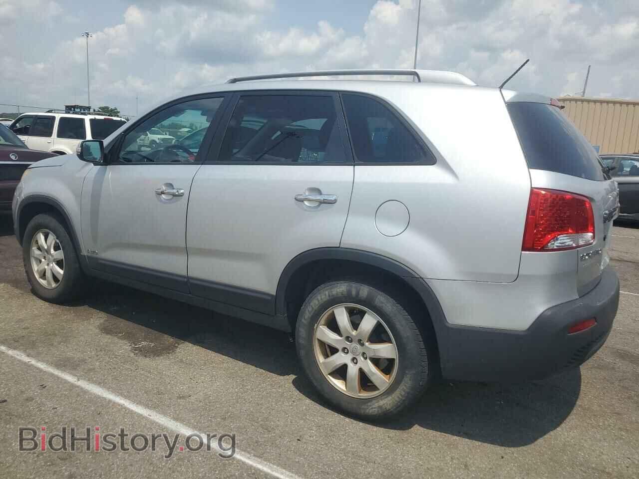 2011 KIA SORENTO - VIN: 5XYKTDA22BG167092 - Фото 2