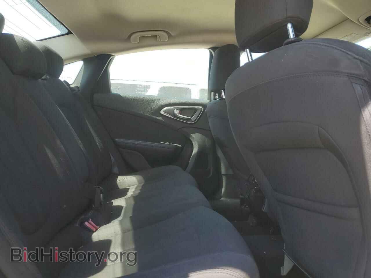 2015 CHRYSLER 200 - VIN: 1C3CCCAB3FN695774 - Фото 10