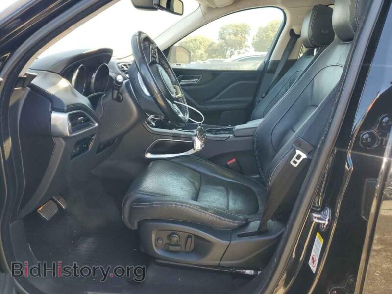 2017 Jaguar F-PACE (VIN SADCL2BV8HA497382) — photo 7 of 13