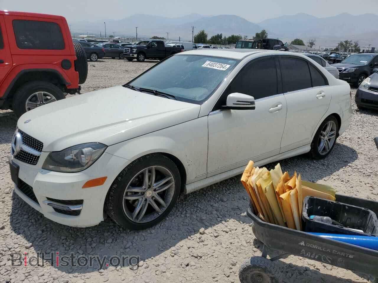 Photo WDDGF8BB8CA597185 - MERCEDES-BENZ C-CLASS 2012