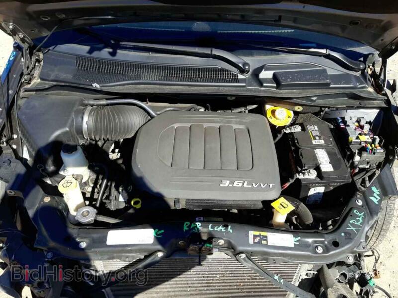 2016 Chrysler MINIVAN (VIN 2C4RC1BG5GR193597) — photo 7 of 10
