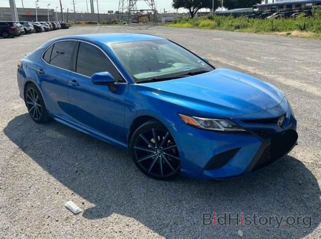 Photo 4T1B11HK4JU128894 - TOYOTA CAMRY 2018