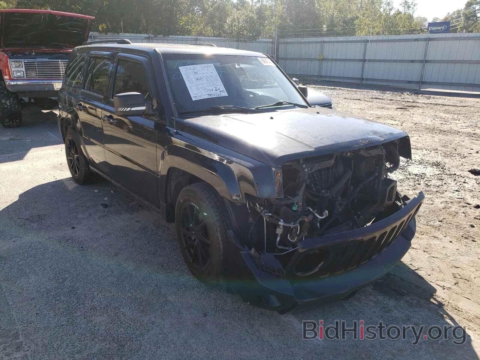 Photo 1J4NT2GB4AD551973 - JEEP PATRIOT 2010