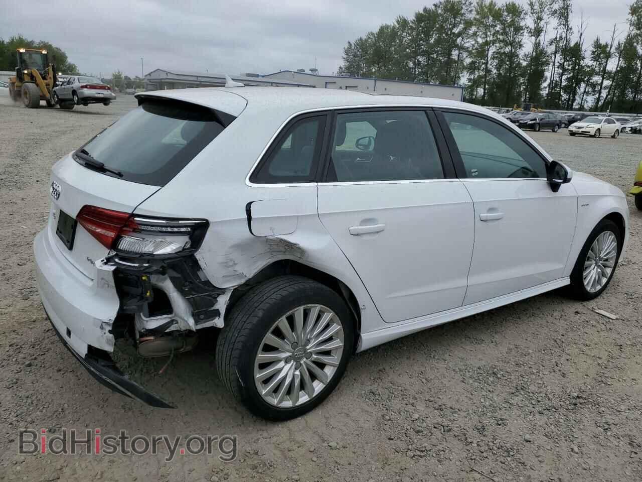 2017 AUDI A3 - VIN: WAUTPBFF3HA140921 - Фото 3