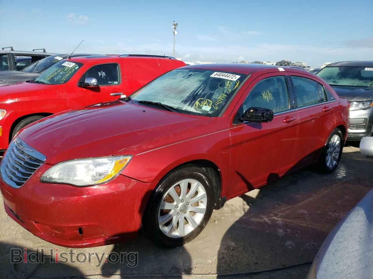2011 CHRYSLER 200 - VIN: 1C3BC1FB3BN576366 - Фото 2