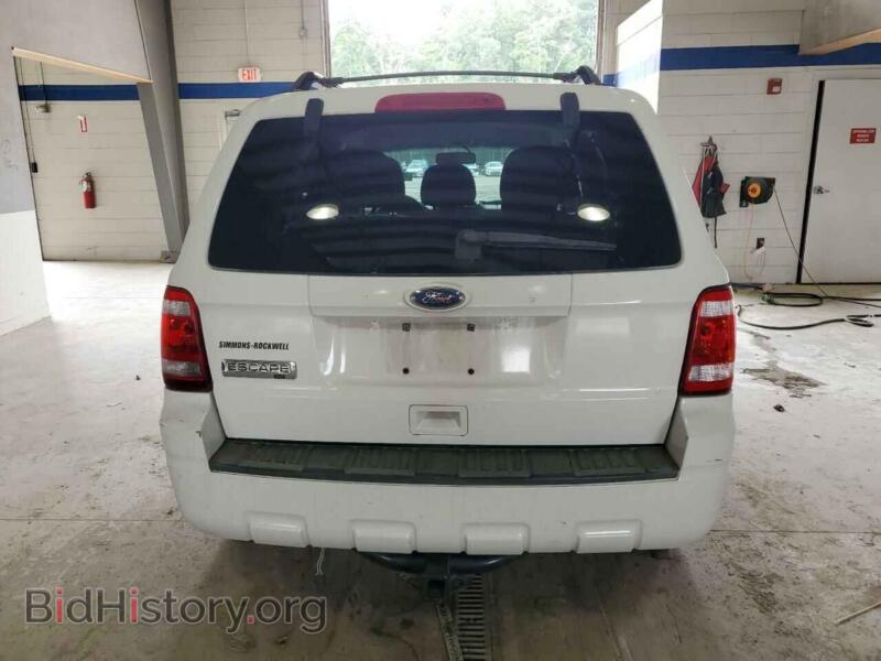 2010 Ford ESCAPE (VIN 1FMCU0D73AKB51344) — photo 6 of 13