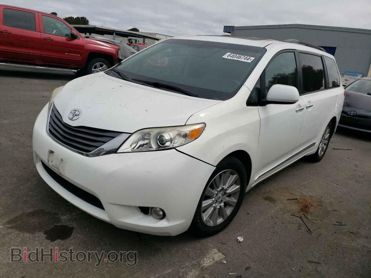 Photo 5TDDK3DC1CS040834 - TOYOTA All Models 2012