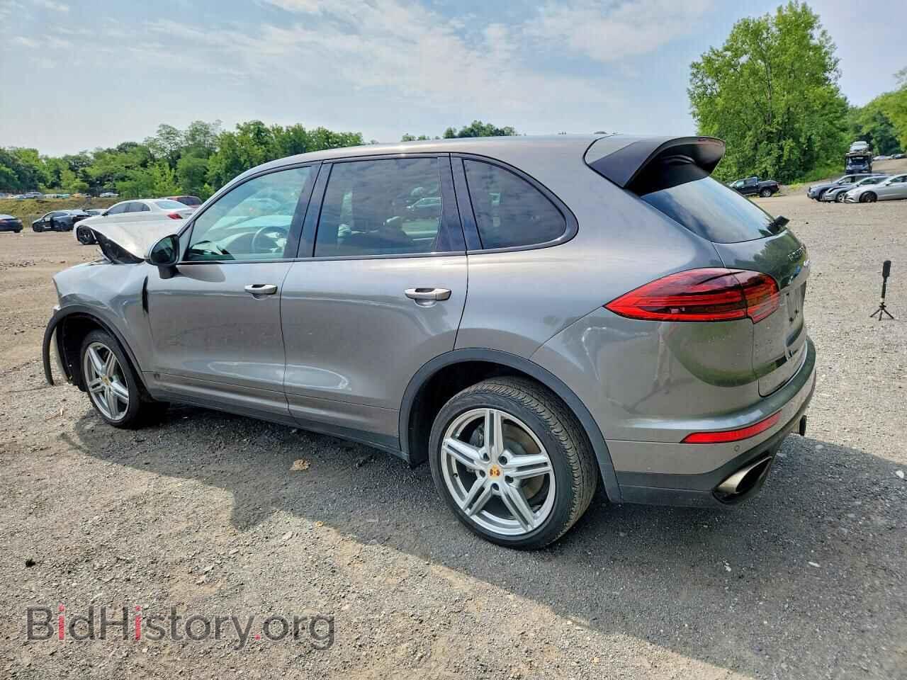 2017 PORSCHE CAYENNE - VIN: WP1AA2A20HKA90181 - Photo 2