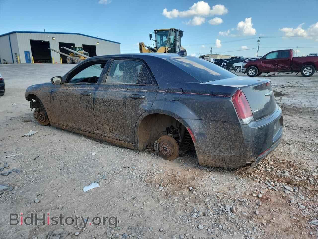 2017 CHRYSLER 300 - VIN: 2C3CCAGG2HH606943 - Фото 2