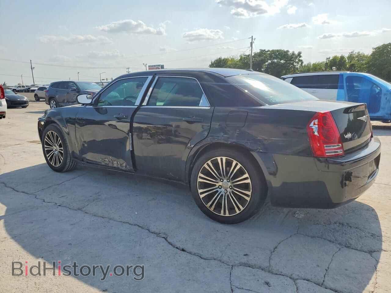 2010 CHRYSLER 300 - VIN: 2C3CA2CV5AH329646 - Photo 2