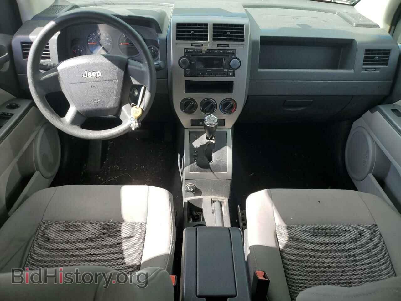 2007 JEEP COMPASS - VIN: 1J8FT47077D386149 - Photo 8