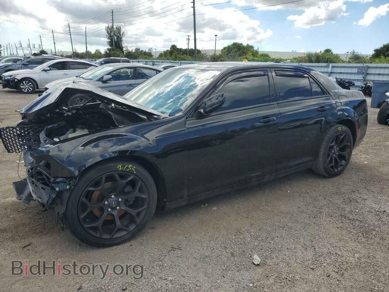 Фотография 2C3CCABG3KH566208 - CHRYSLER 300 2019