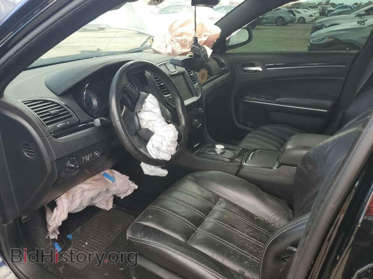 2019 CHRYSLER 300 - VIN: 2C3CCABG3KH566208 - Фото 7