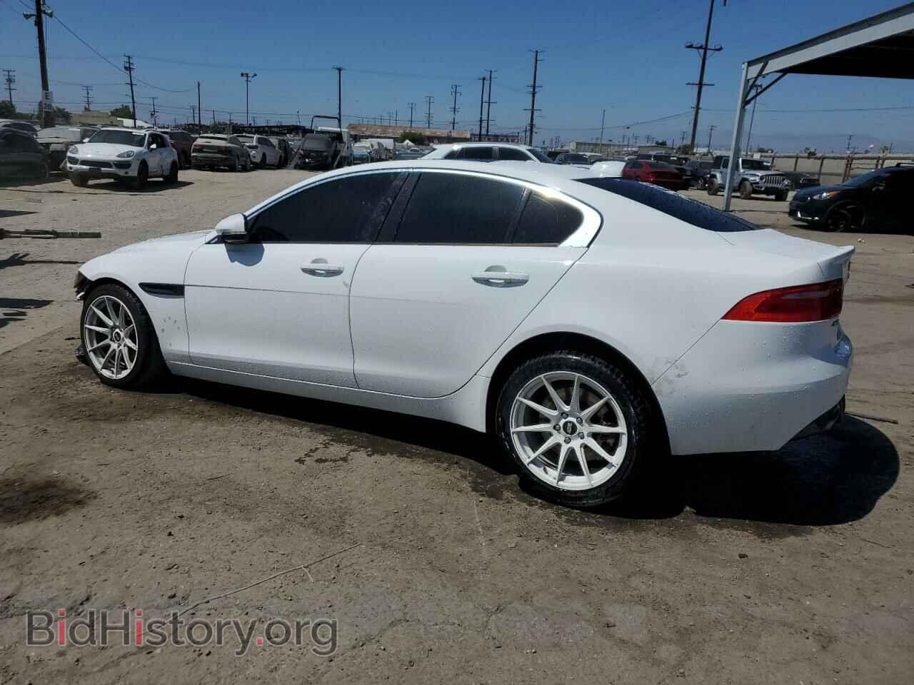 2018 JAGUAR XE - VIN: SAJAR4FX2JCP33660 - Фото 2