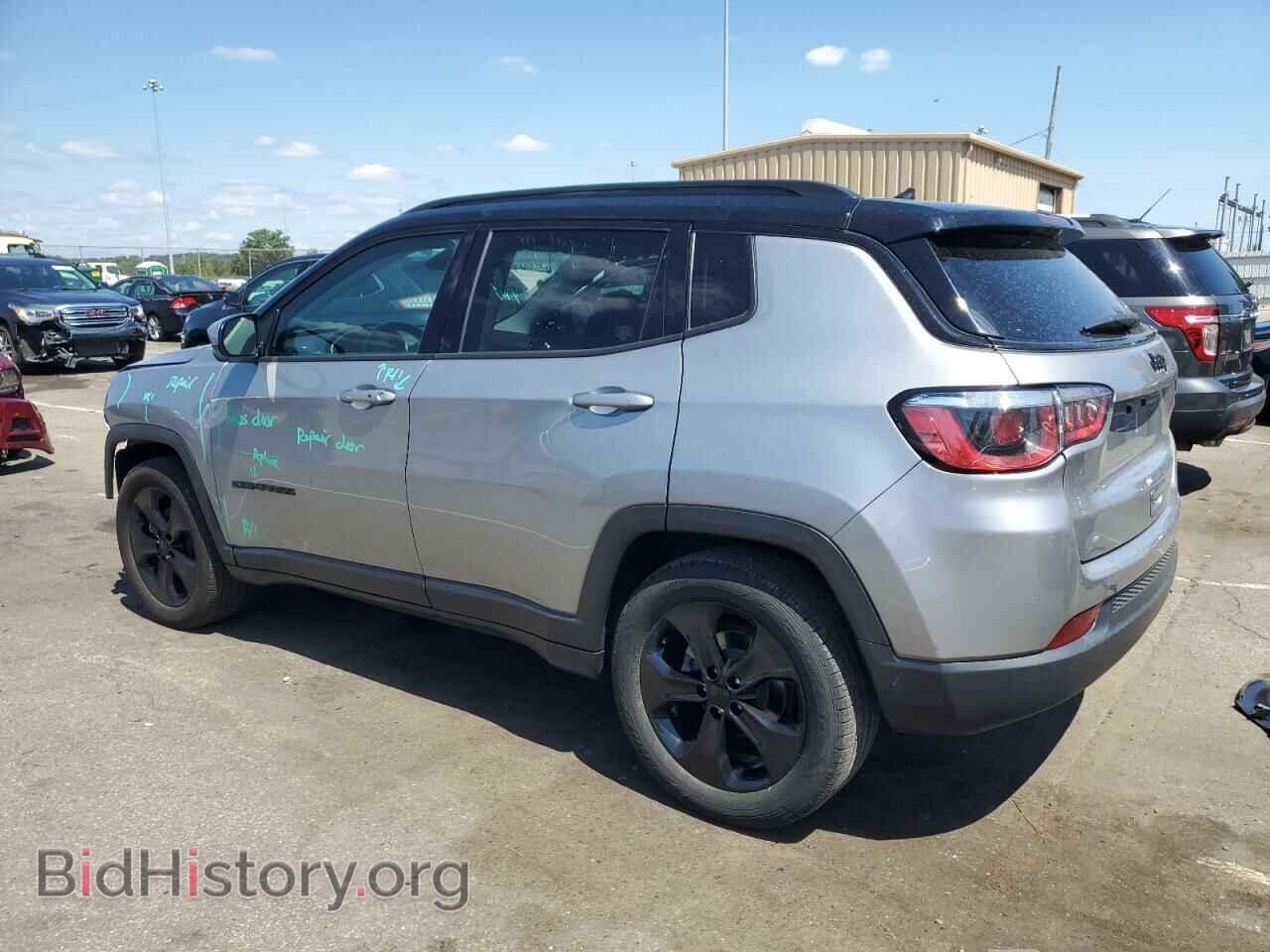 2018 JEEP COMPASS - VIN: 3C4NJCBB2JT438557 - Фото 2