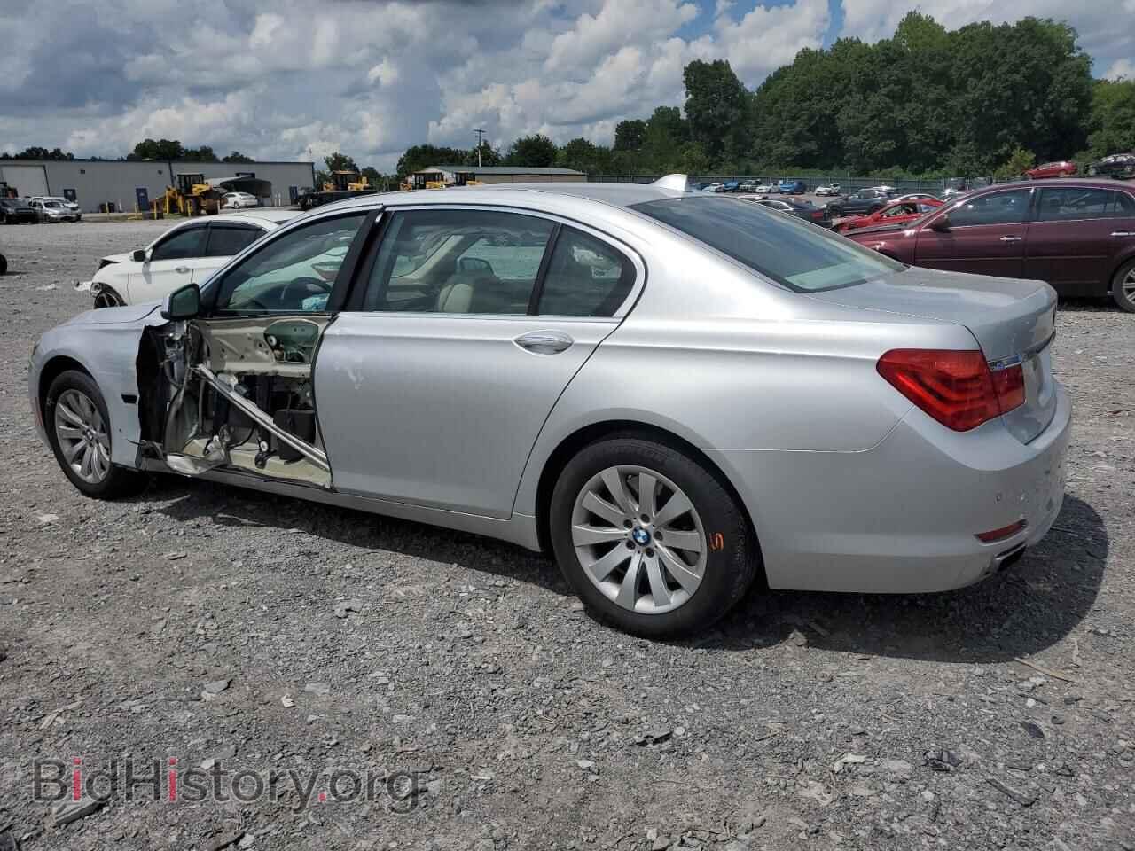2011 BMW 7 SERIES - VIN: WBAKC8C50BC433869 - Фото 2