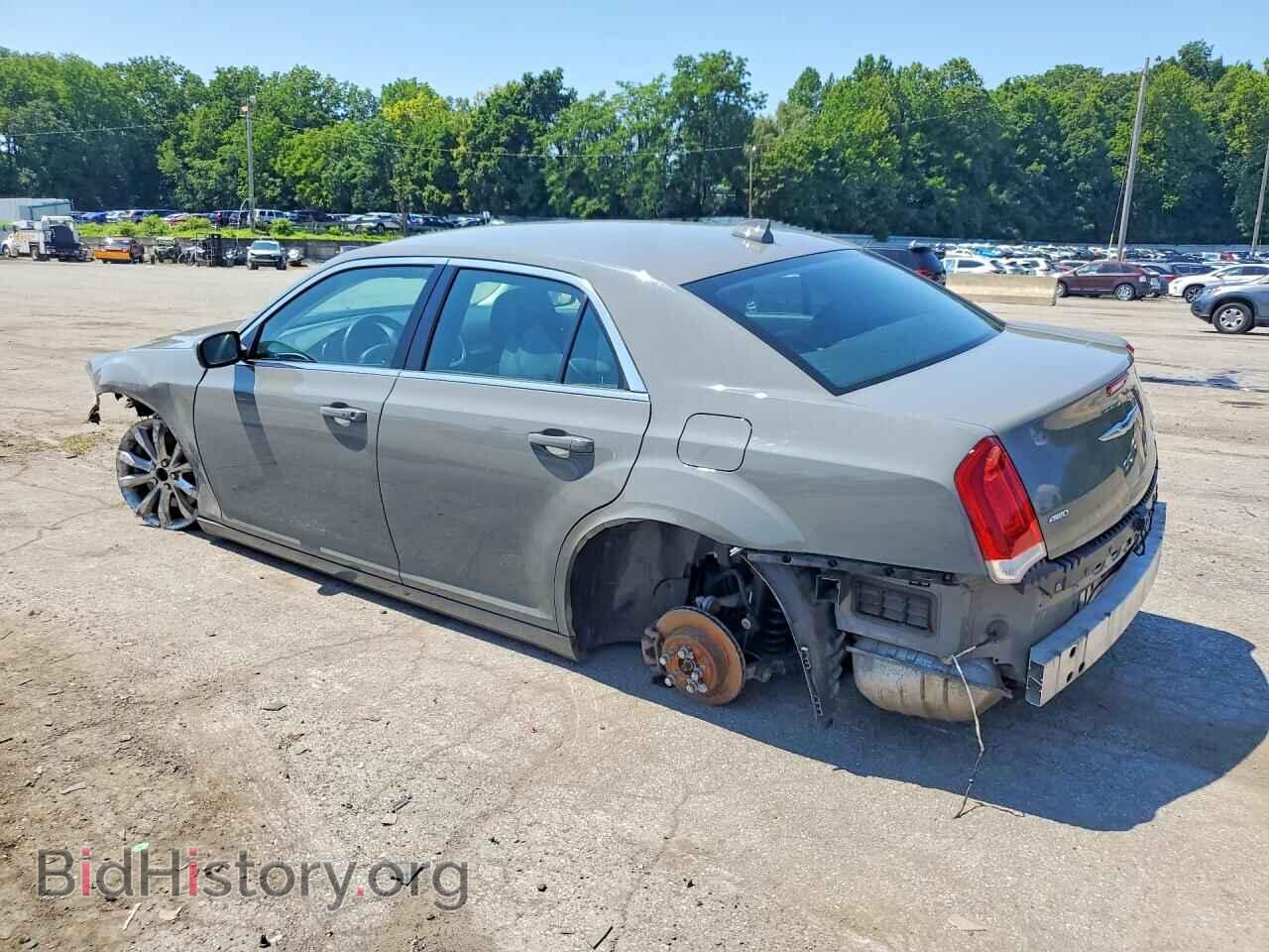 2019 CHRYSLER 300 - VIN: 2C3CCARG2KH682635 - Photo 2