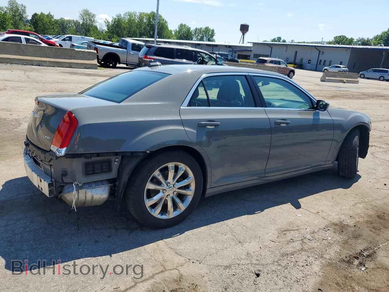 2019 CHRYSLER 300 - VIN: 2C3CCARG2KH682635 - Photo 3