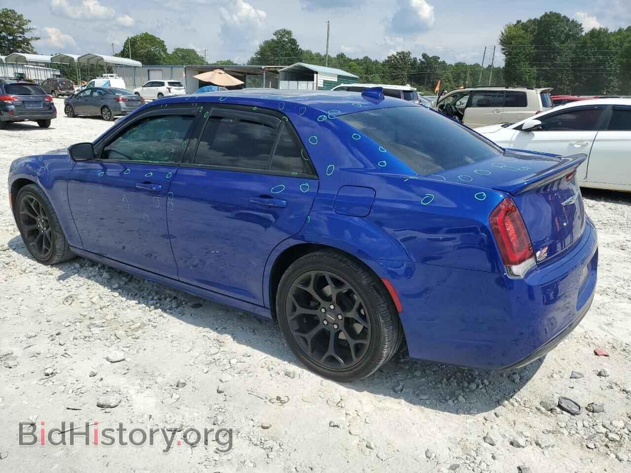 2019 CHRYSLER 300 - VIN: 2C3CCABT7KH580321 - Фото 2