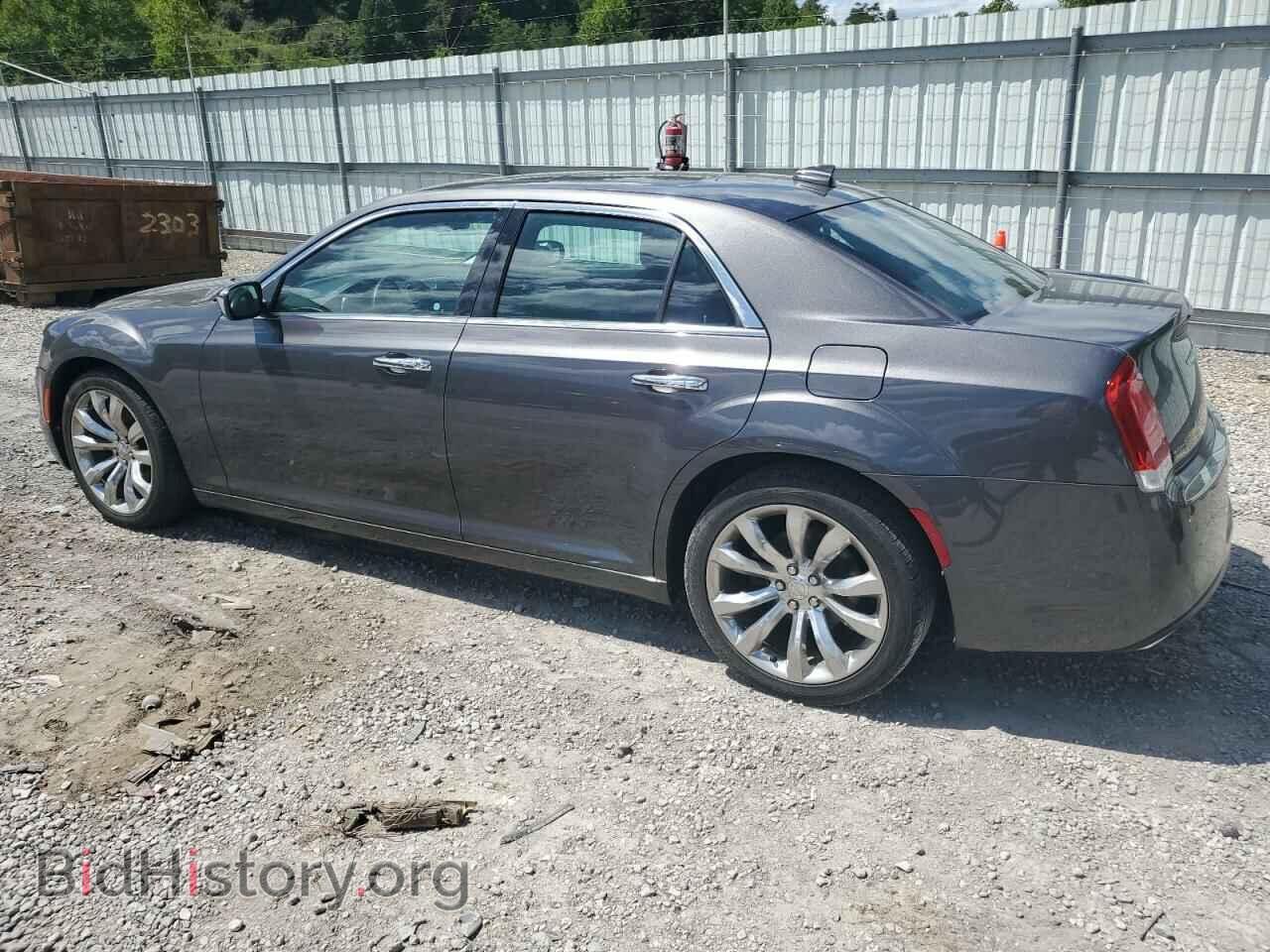 2019 CHRYSLER 300 - VIN: 2C3CCAEG7KH585629 - Фото 2
