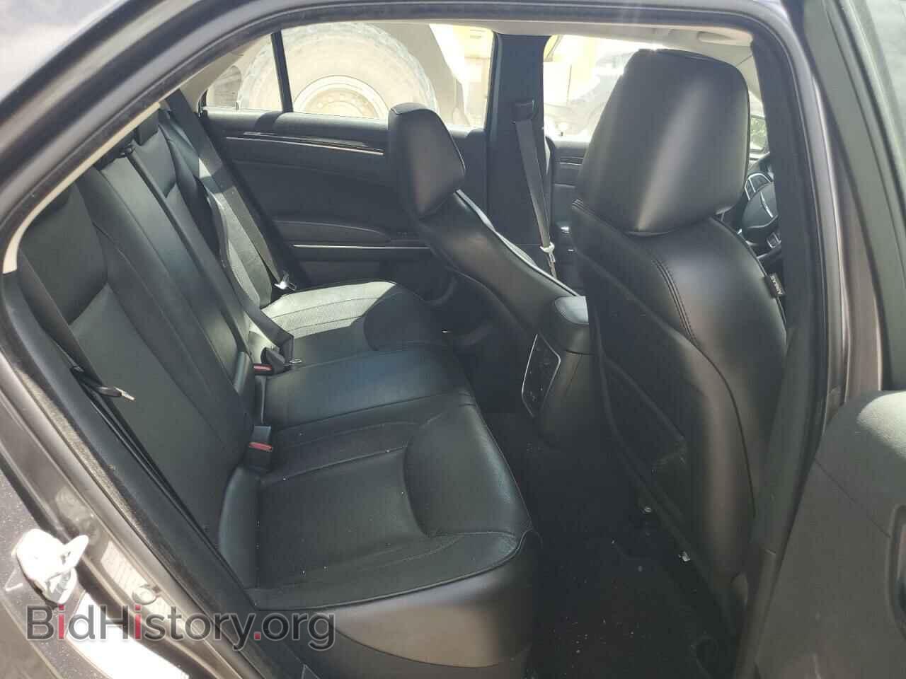 2019 CHRYSLER 300 - VIN: 2C3CCAEG7KH585629 - Фото 10