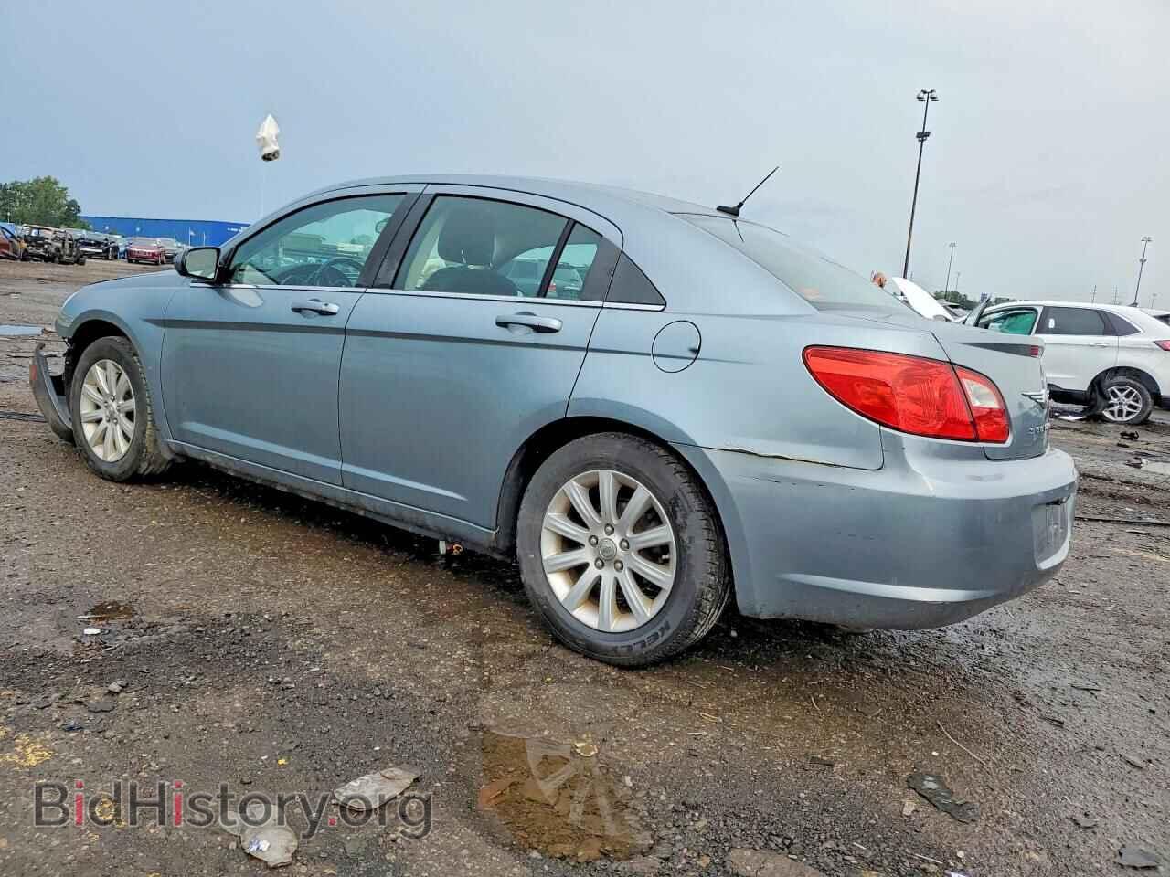 2010 CHRYSLER SEBRING - VIN: 1C3CC5FB8AN217380 - Фото 2