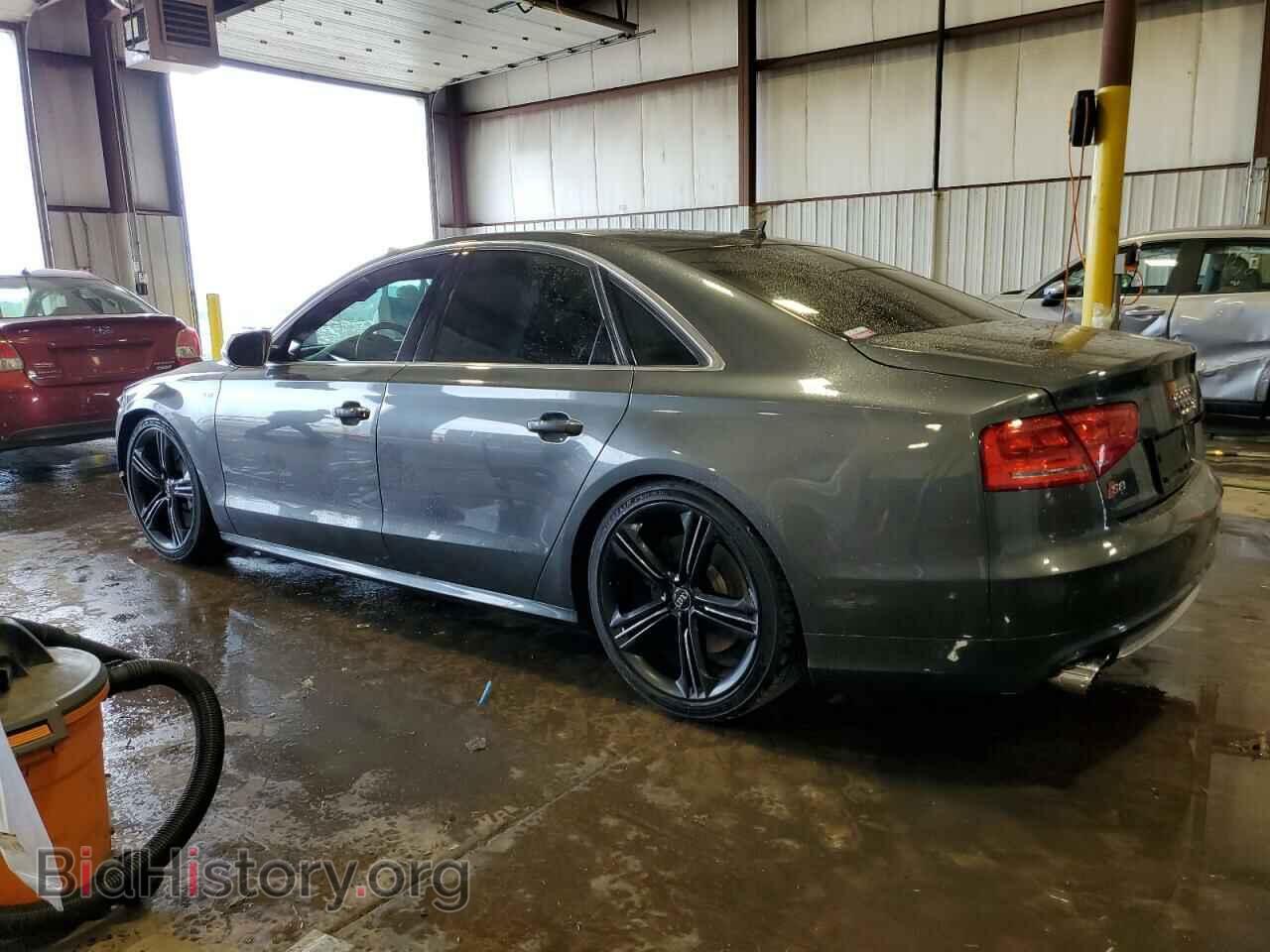 2013 AUDI S8 - VIN: WAUD2AFD4DN011696 - Фото 2