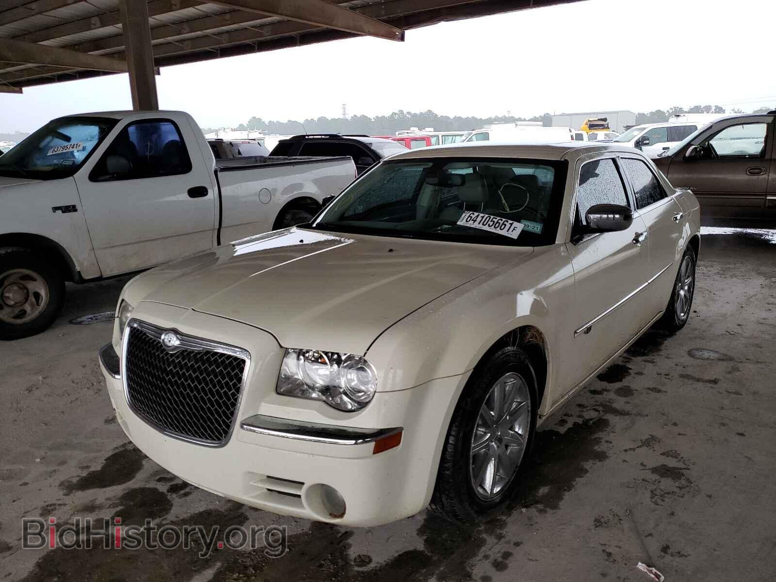 2010 CHRYSLER 300 - VIN: 2C3CA6CT5AH145183 - Фото 2