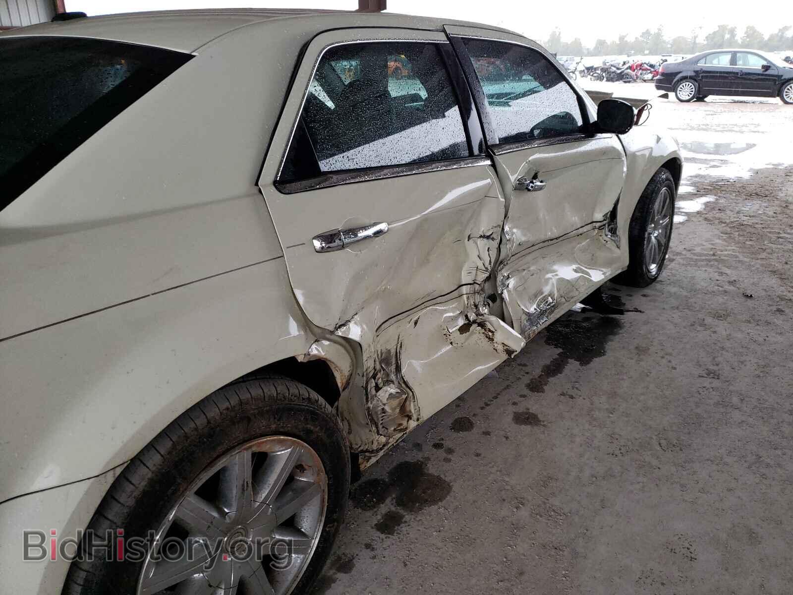2010 CHRYSLER 300 - VIN: 2C3CA6CT5AH145183 - Фото 9