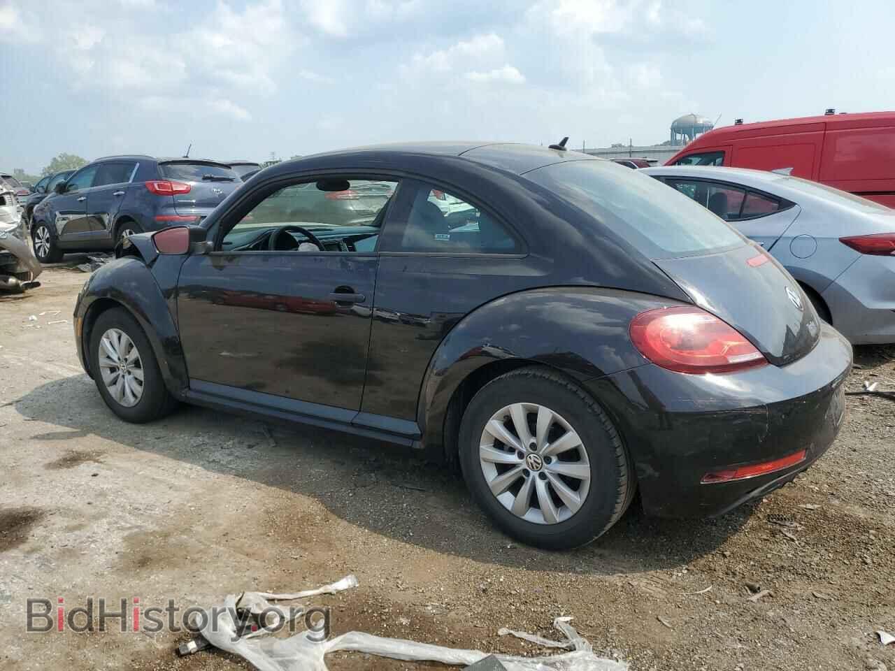 2017 VOLKSWAGEN BEETLE - VIN: 3VWF17AT9HM631991 - Фото 2
