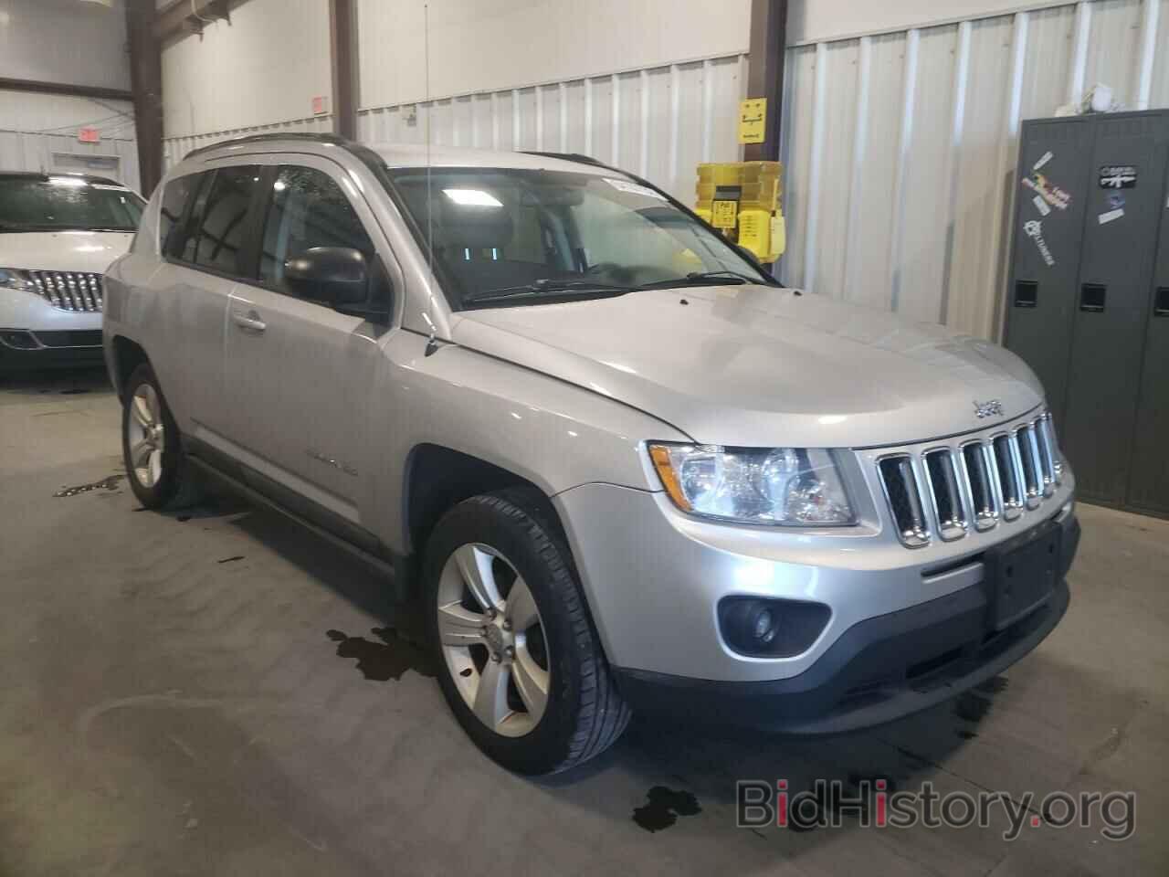 Photo 1J4NF1FB0BD257801 - JEEP COMPASS 2011