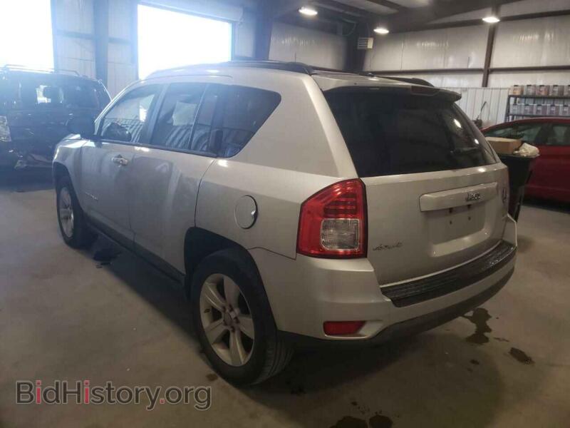 2011 Jeep COMPASS (VIN 1J4NF1FB0BD257801) — фото 3 из 10