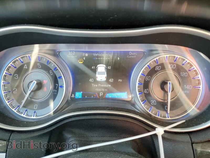 2016 Chrysler 300 (VIN 2C3CCAEG4GH320156) — фото 9 из 14