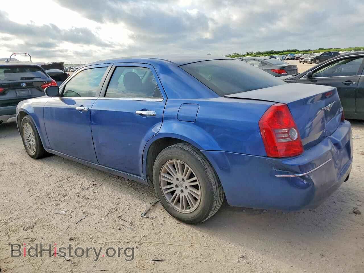 2010 CHRYSLER 300 - VIN: 2C3CA4CD6AH328833 - Фото 2