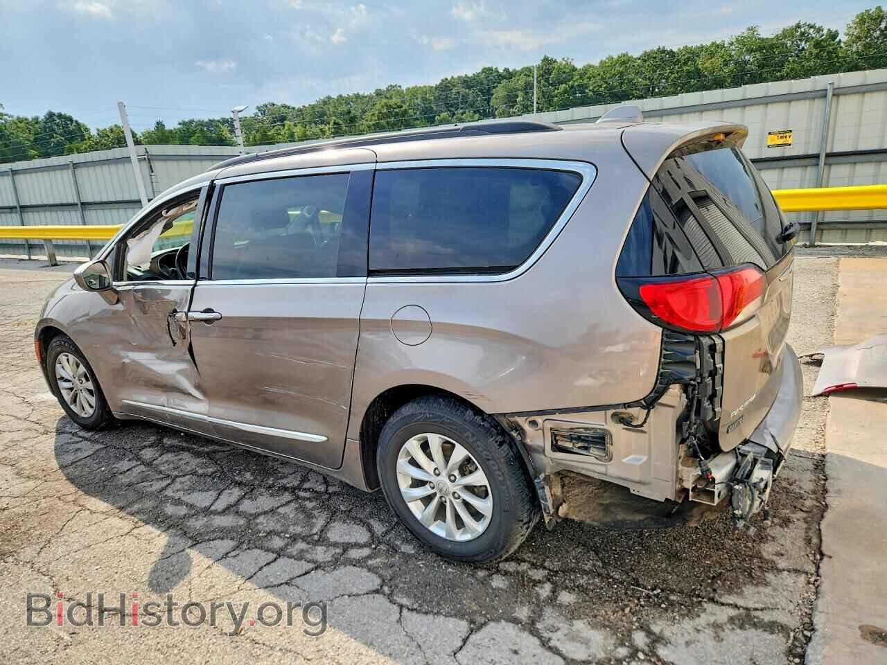 2017 CHRYSLER PACIFICA - VIN: 2C4RC1BG2HR534939 - Photo 2