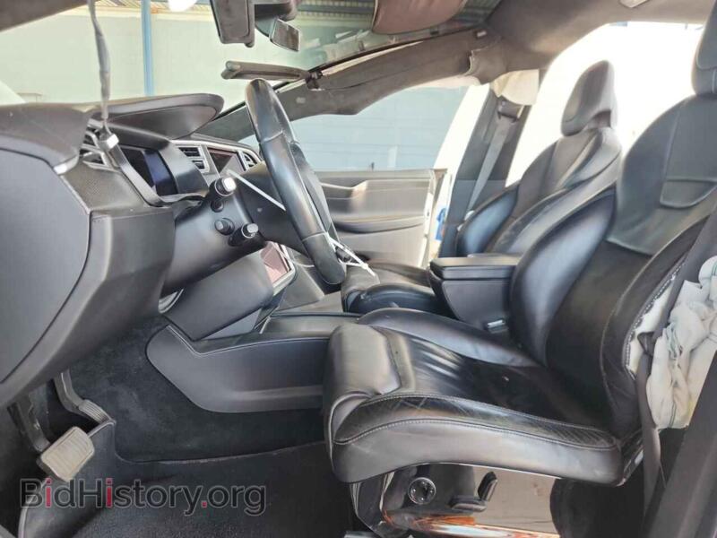 2017 Tesla MODEL X (VIN 5YJXCBE24HF034497) — photo 7 of 14