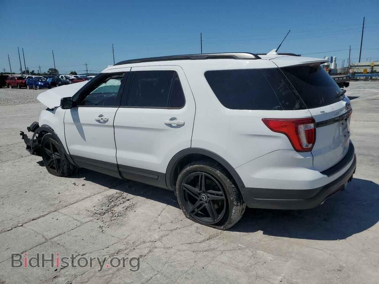 2018 FORD EXPLORER - VIN: 1FM5K7D82JGB42329 - Photo 2