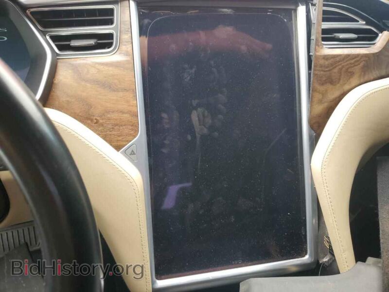 2016 Tesla MODEL S (VIN 5YJSA1E21GF147963) — фото 9 из 15