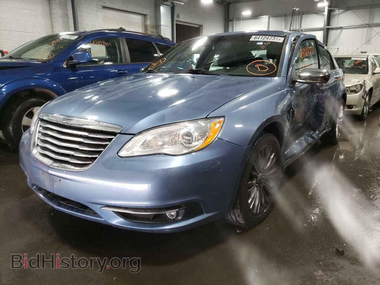 2011 CHRYSLER 200 - VIN: 1C3BC2FBXBN605819 - Фото 2