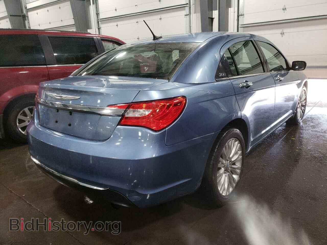 2011 CHRYSLER 200 - VIN: 1C3BC2FBXBN605819 - Фото 4
