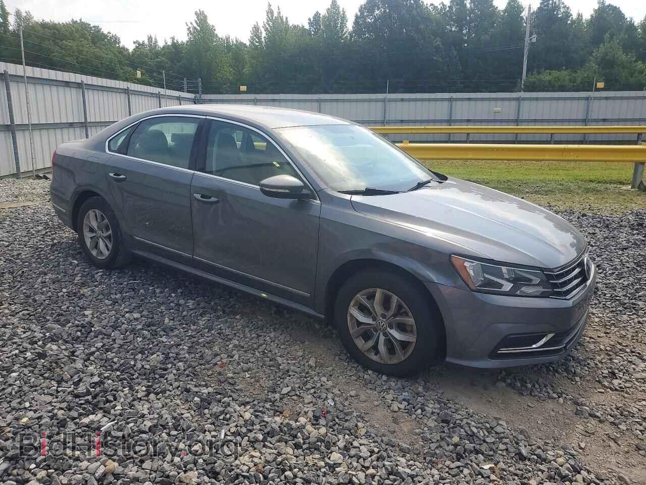 2017 VOLKSWAGEN PASSAT - VIN: 1VWAT7A35HC024492 - Photo 4