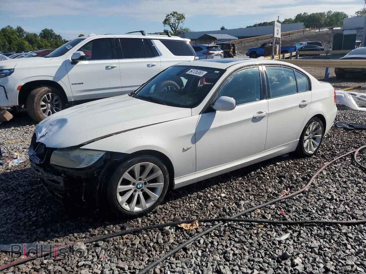 Photo WBAPH7C59BA801902 - BMW 3 SERIES 2011